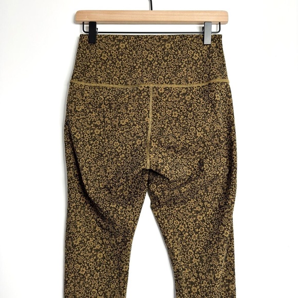 EVERLANE 25” The Perform High Rise Black Breen Floral Ankle Leggings - Picture 2 of 15